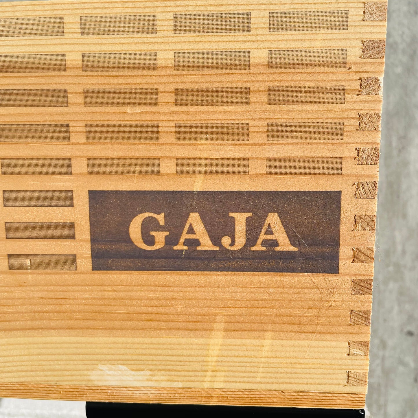 Weinkiste auf Standfüßen GAJA Holzkiste