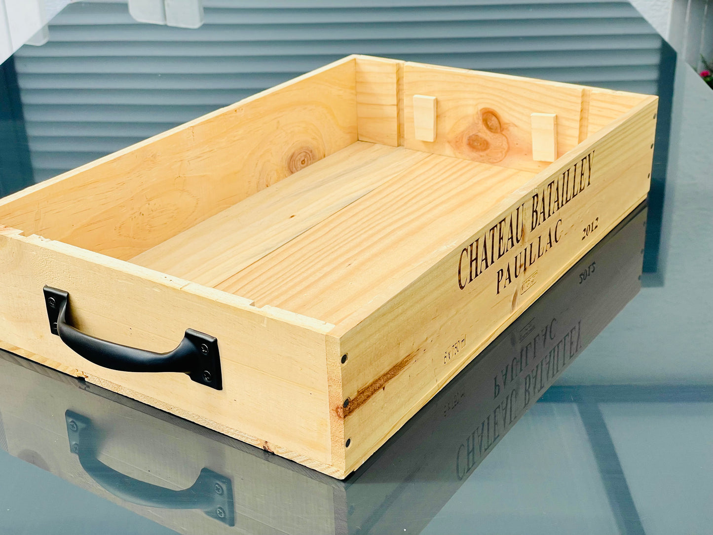 Handgefertiges Holztablett aus OHK Weinkiste Chateau Batailley mit Griffen