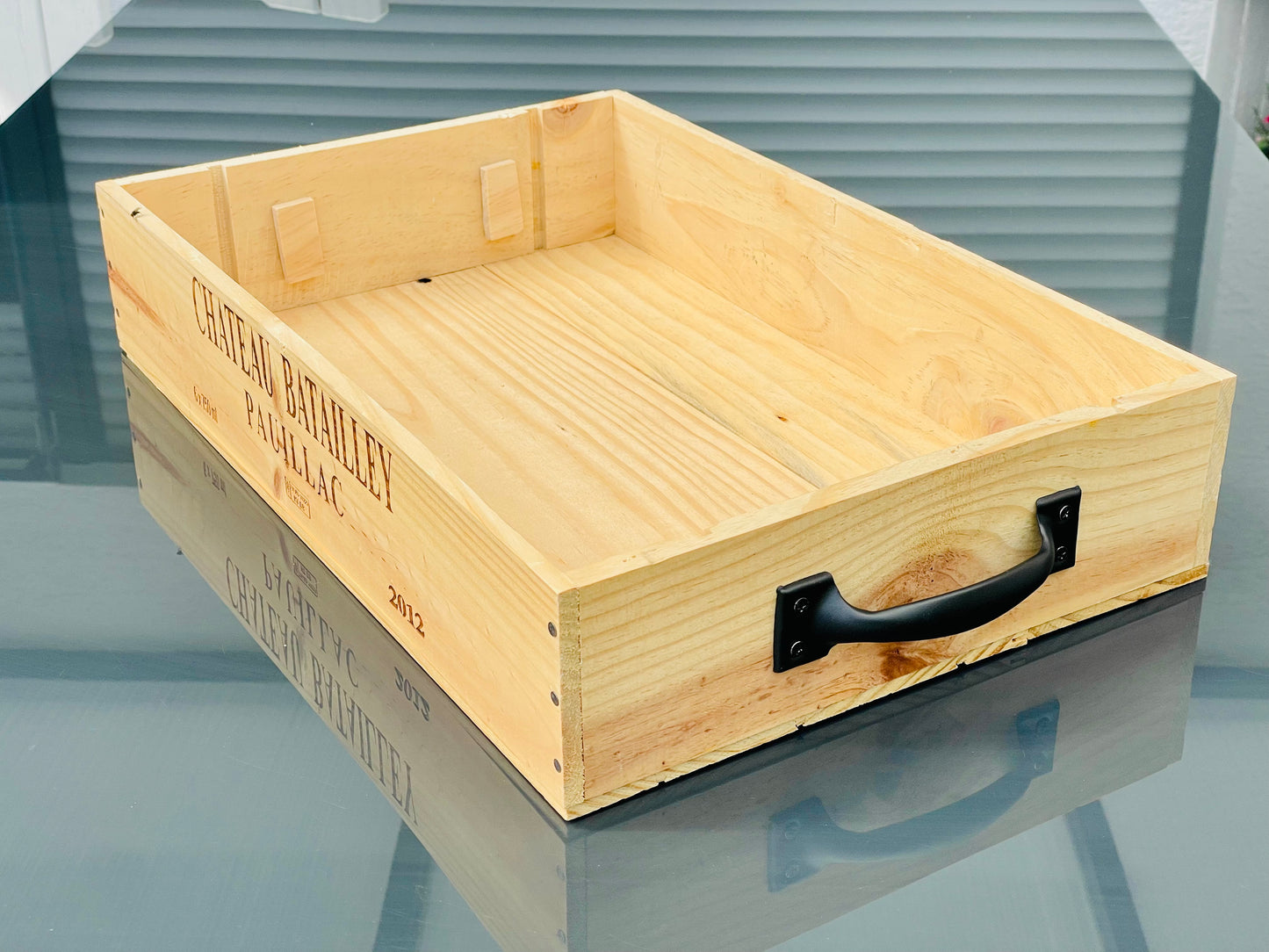 Handgefertiges Holztablett aus OHK Weinkiste Chateau Batailley mit Griffen