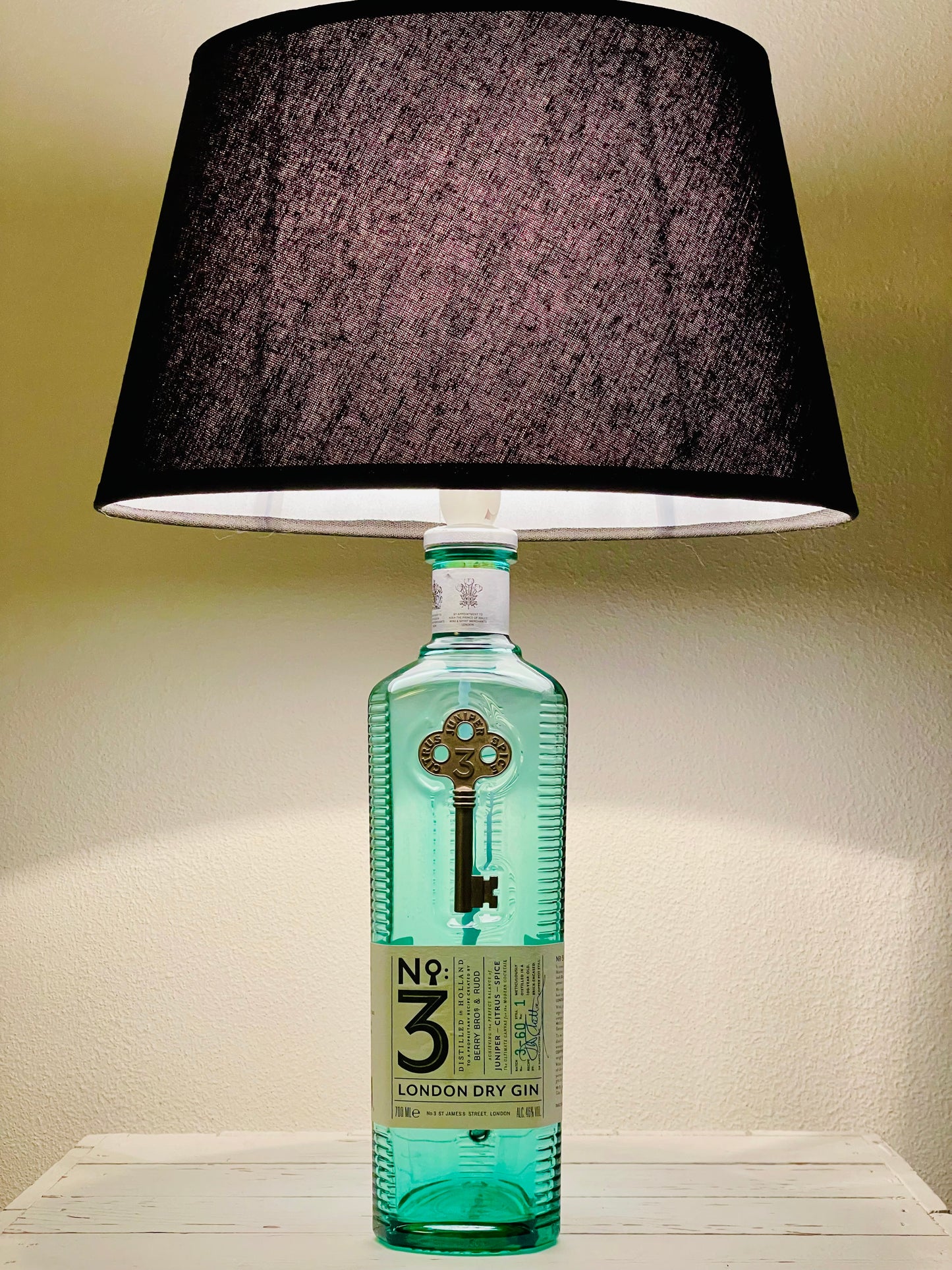 Flaschenlampe Ginlampe No 3 Gin Berry Brod. & Rudd Lampe