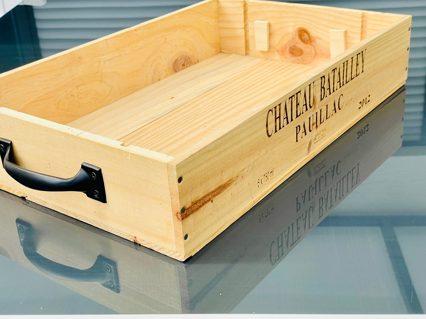 Handgefertiges Holztablett aus OHK Weinkiste Chateau Batailley mit Griffen