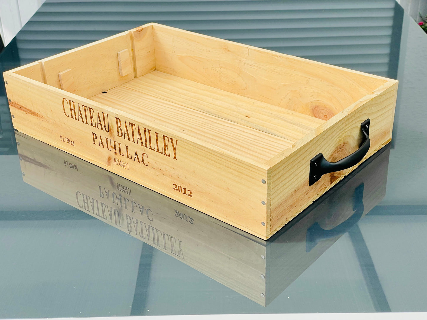Handgefertiges Holztablett aus OHK Weinkiste Chateau Batailley mit Griffen