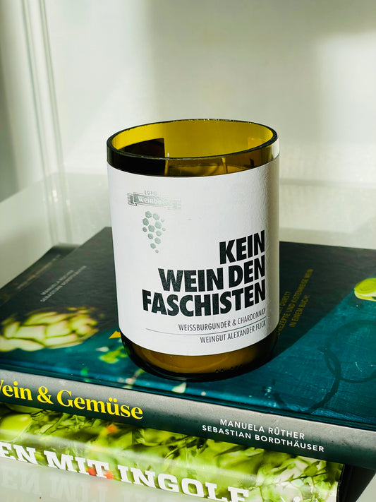Kerze Kein Wein den Faschisten Alexander Flick Flaschenkerze